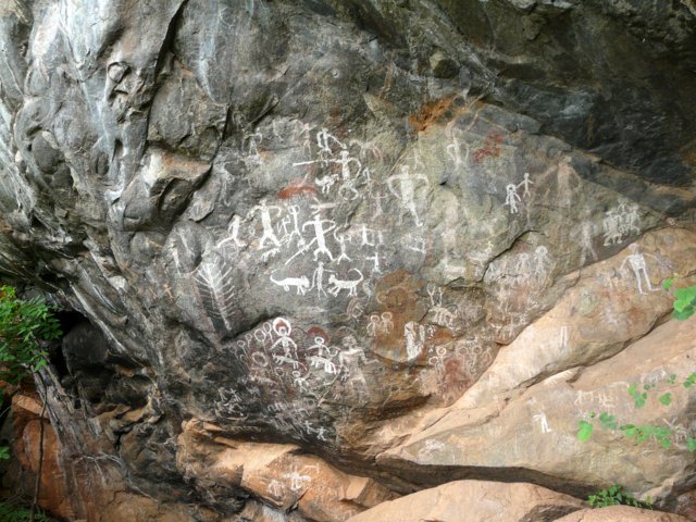 150909_meenmuttiparai_sheltr-paintings_gps-10-09-300-77-58-600_-02-b