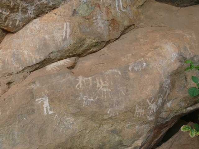 150909_meenmuttiparai_sheltr-paintings_gps-10-09-300-77-58-600_-06