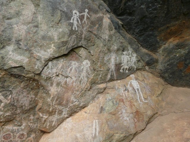 150909_meenmuttiparai_sheltr-paintings_gps-10-09-300-77-58-600_-07