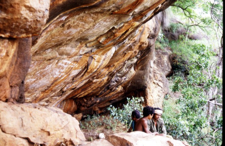 04-Alangaltheri-rock-shelter